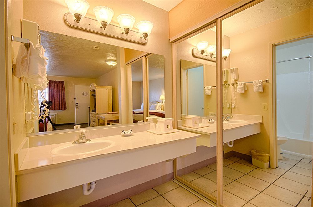 Pacific Inn Monterey Ngoại thất bức ảnh